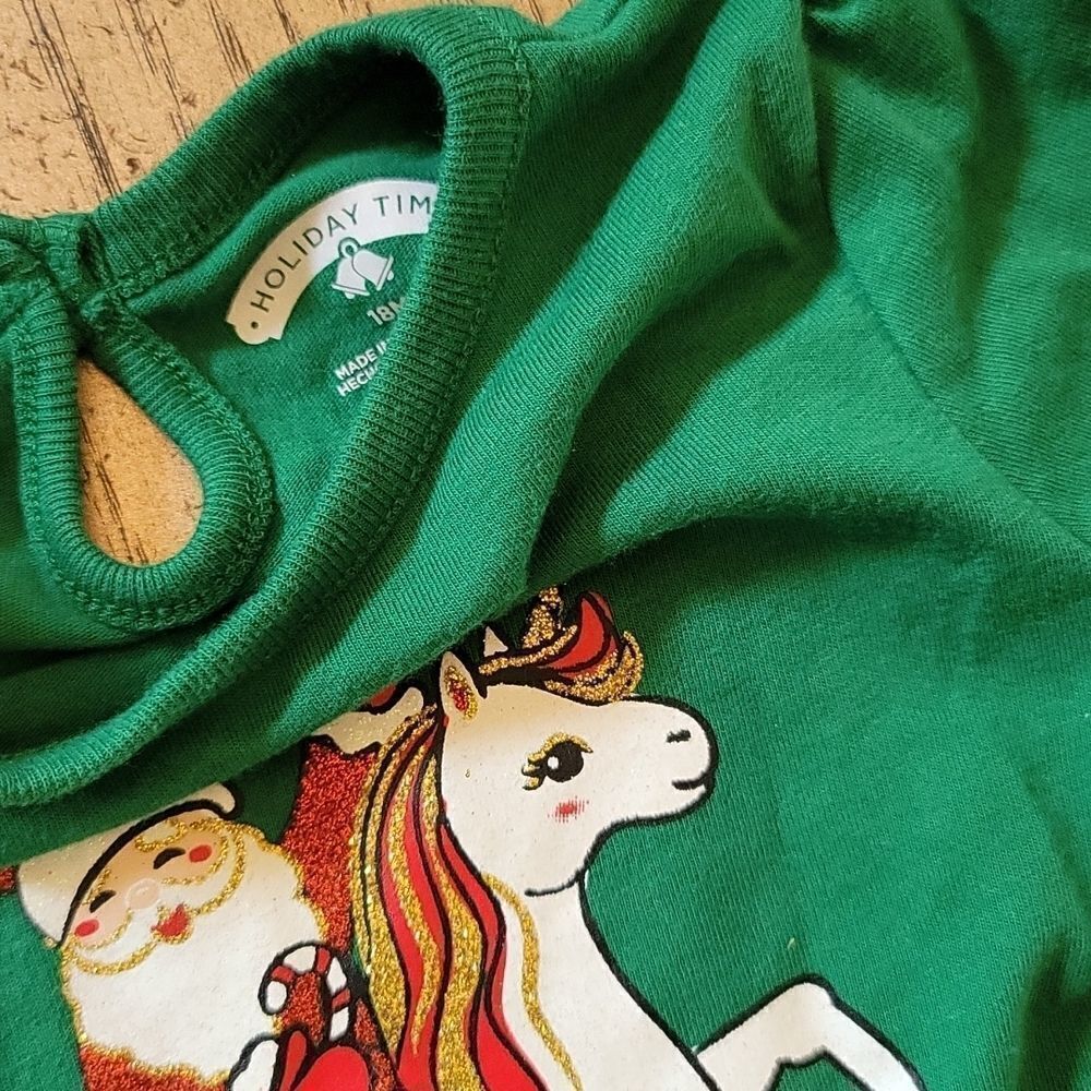 18 month long sleeve onsie Merry Xmas NWOT 💚❤ - Picture 3 of 7